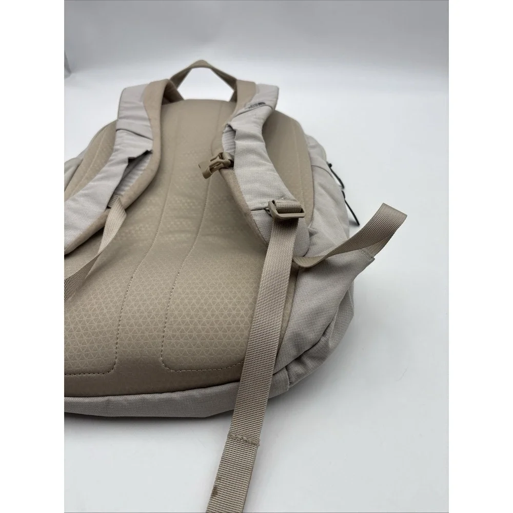 The North Face Women's Isabella Backpack-Gray